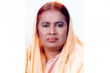 ৪০ বছর ধরে নারীদের স্বপ্ন দেখাচ্ছেন ড. হোসনে-আরা