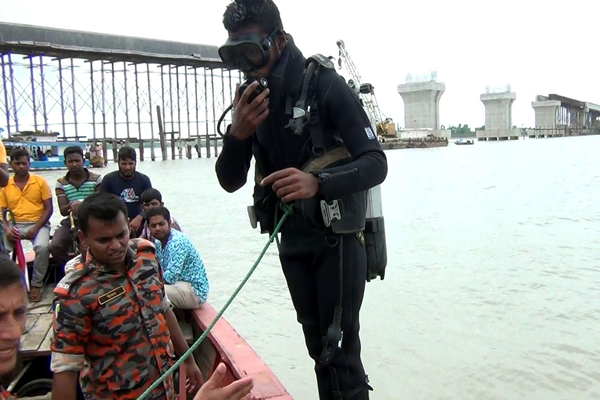 কলাপাড়ায় আন্ধারমানিক নদীতে পড়ে শ্রমিক নিখোঁজ


