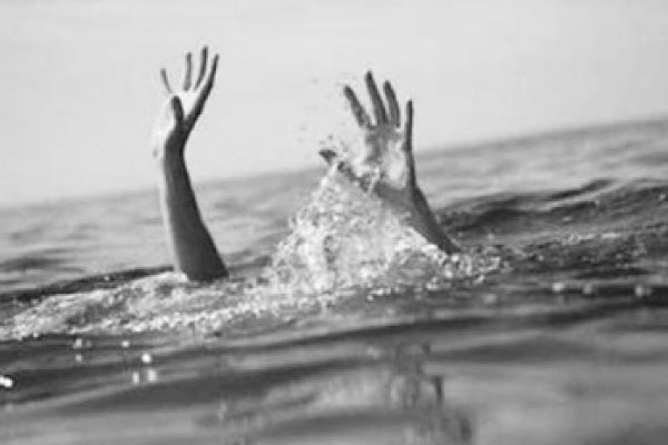 পানিতে ডুবে আট শিশুর মৃত্যু