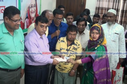 বরিশালে বিভিন্ন রোগে আক্রান্ত ৮৮ জনকে আর্থিক সহায়তা
