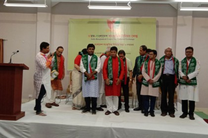 কলকাতার জোড়াসাঁকোয় ভারত-বাংলাদেশ সাংস্কৃতিক বিনিময় সন্ধ্যা 