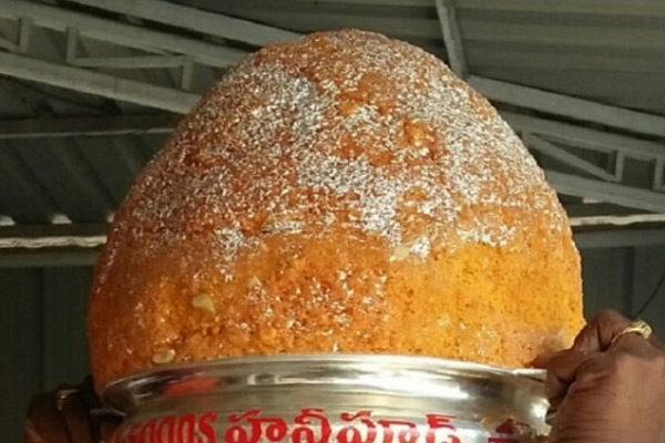 এক লাড্ডুর দাম সাড়ে ১৭ লাখ টাকা!