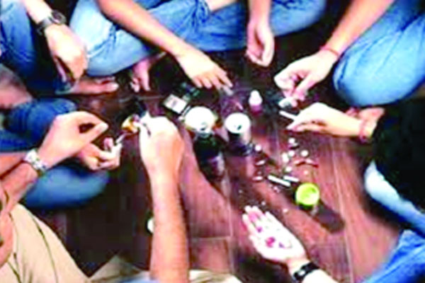 চাকরি পাবে না মাদকসেবীরা