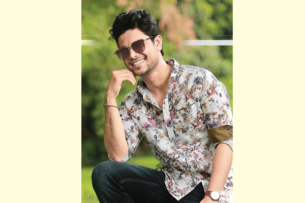 ফ্যাশনে সানগ্লাস