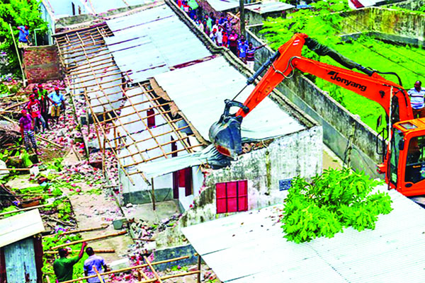 দখলমুক্ত হচ্ছে ময়ূর নদ