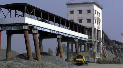 ৫ মাস পর মধ্যপাড়া পাথর খনিতে উৎপাদন শুরু