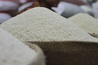 বগুড়ায় ১০ টাকা কেজির চাল পাবেন দেড় লাখ মানুষ