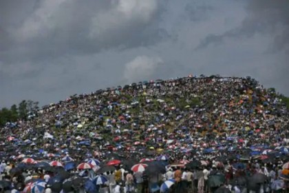 রোহিঙ্গা শিবির সংলগ্ন পাহাড়ে গোলাগুলি