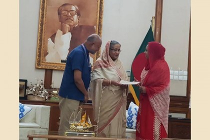 রংপুরের নিহত যুবলীগ নেতার স্ত্রীকে চাকরি দিলেন প্রধানমন্ত্রী