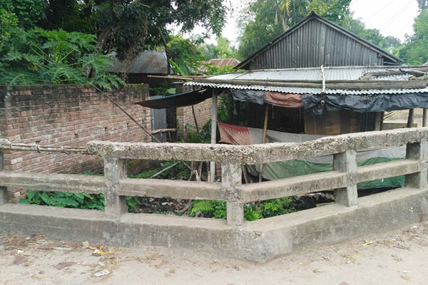 গুরুদাসপুরের সরকারি খাল গিলে খাচ্ছে প্রভাবশালীরা