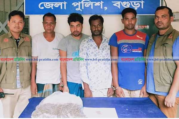 বগুড়ায় ইয়াবা-গাঁজাসহ আটক ৪