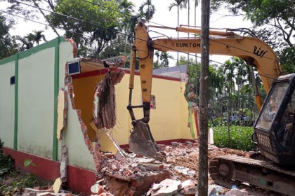 হবিগঞ্জে খোয়াই নদীতে উচ্ছেদ অভিযান শুরু