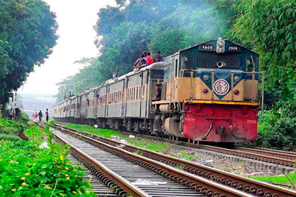 ঢাকা-ময়মনসিংহে ট্রেন চলাচল স্বাভাবিক