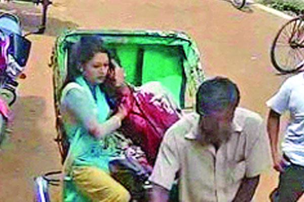 মিন্নিই হাসপাতালে নেন রক্তাক্ত রিফাতকে