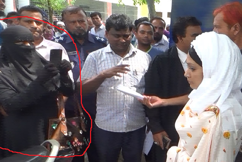 মিন্নির ছবি তোলা সেই রহস্যময় নারীকে নিয়ে সংশয়