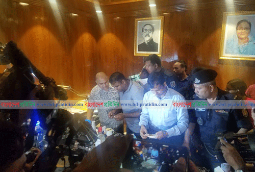 বিপুল টাকাসহ যুবলীগ নেতা জি কে শামীম আটক