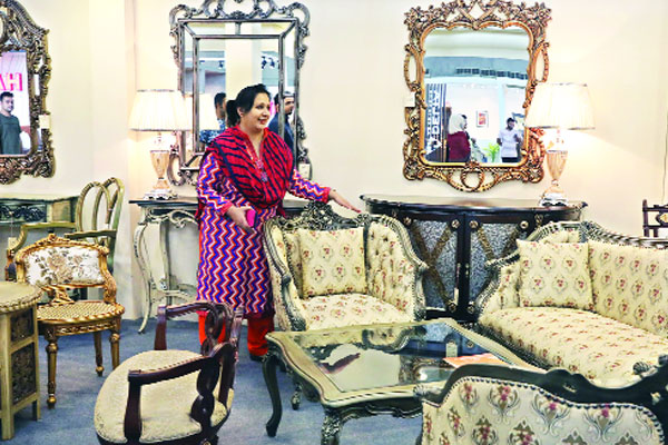 হরেক পণ্যের সমাহারে মিলছে আকর্ষণীয় ছাড়