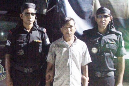 সিলেটে অস্ত্রসহ ছিনতাইকারী আটক