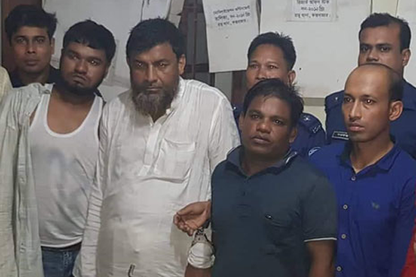 রামুতে ইয়াবার চালান নিয়ে আওয়ামী লীগ নেতাসহ আটক ৪