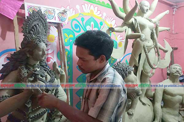 ঠাকুরগাঁওয়ে দুর্গা পূজার প্রস্তুতি চলছে ৪৫৯ মণ্ডপে