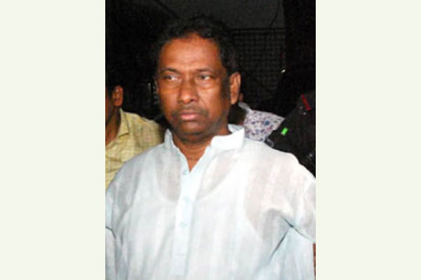 কলাবাগান ক্রীড়াচক্রের সভাপতির বিরুদ্ধে অস্ত্র ও মাদক আইনে মামলা