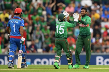 টস জিতে বোলিংয়ে টাইগাররা