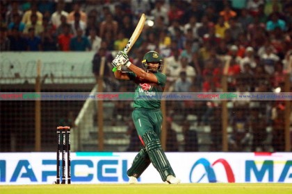 সাকিবের দুর্দান্ত ব্যাটে জয় টাইগারদের