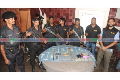 চট্টগ্রামে তিন ক্লাবে অভিযান, ক্যাসিনোর বিভিন্ন সরঞ্জাম উদ্ধার 