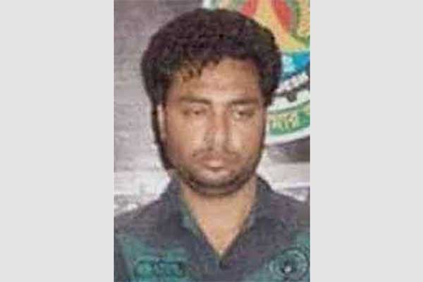 নারায়ণগঞ্জে শ্বশুর বাড়ি থেকে অস্ত্র ব্যবসায়ী সালু গ্রেফতার