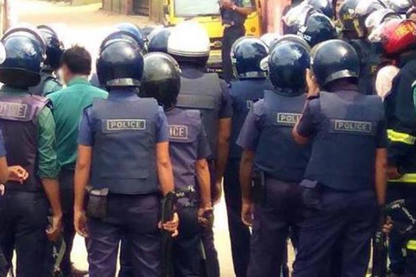 মোহামেডান, আরামবাগ, দিলকুশা ও ভিক্টোরিয়া ক্লাবে অভিযান