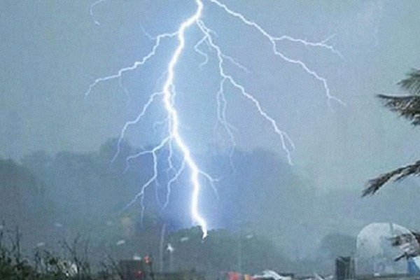 বকশীগঞ্জে বজ্রপাতে যুবকের মৃত্যু