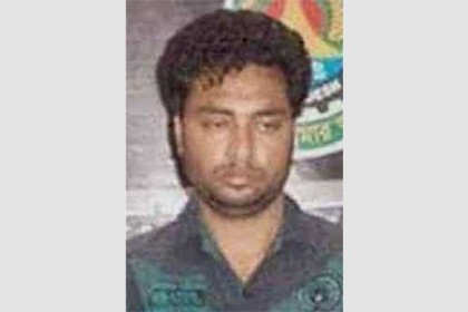 নারায়ণগঞ্জে শ্বশুর বাড়ি থেকে অস্ত্র ব্যবসায়ী সালু গ্রেফতার