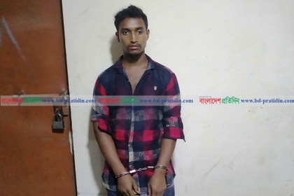 ধর্ষককে বেগুন গাছ দিয়ে পিটিয়ে ছাত্রীকে উদ্ধার 