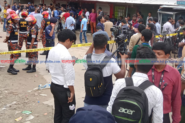 ফতুল্লায় তৃতীয় বিস্ফোরণ, সরিয়ে নেয়া হয়েছে স্থানীয় বাসিন্দাদের