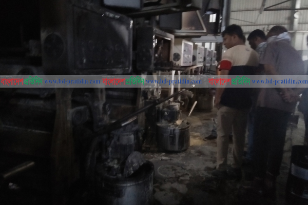 টঙ্গীতে প্রিন্টিং কারখানায় আগুন, আহত ২