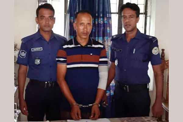 বানারীপাড়ায় ইয়াবাসহ ফায়ার সার্ভিস সদস্য আটক