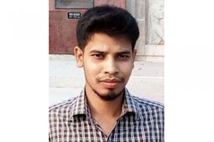 হাত হারানো সেই ফিরোজ সরদার চাকরি পেলেন ব্যাংকে