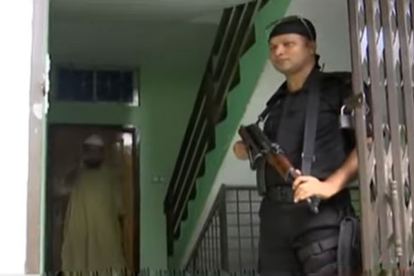এবার যুবলীগ নেতা রশীদের বাড়ি ঘিরে রেখেছে র‍্যাব