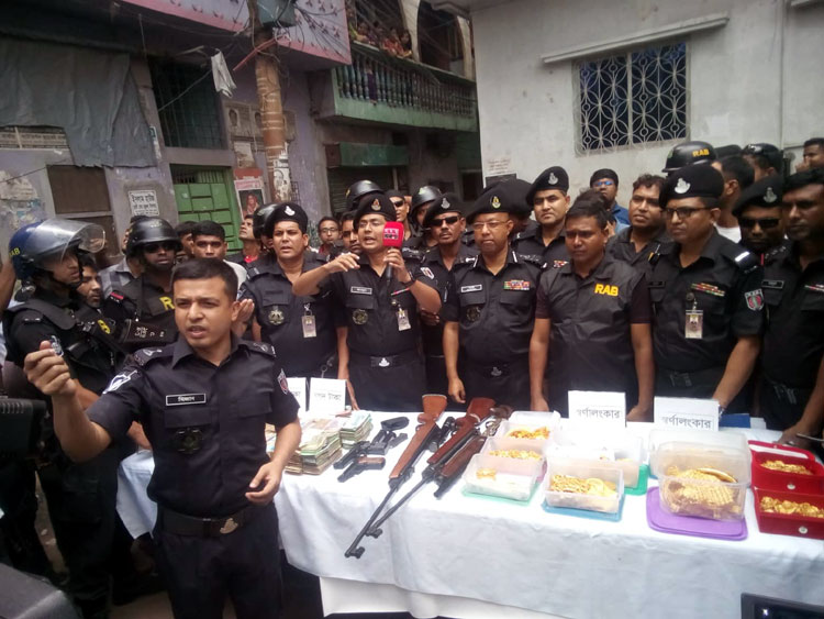 ক্যাসিনোর টাকায় স্বর্ণ কিনতেন এনামুল-রূপন