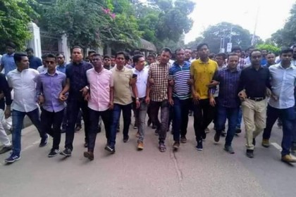 আজও মধুর ক্যান্টিনে ছাত্রদল