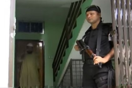 এবার যুবলীগ নেতা রশীদের বাড়ি ঘিরে রেখেছে র‍্যাব