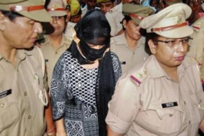 বিজেপি নেতার বিরুদ্ধে ধর্ষণের অভিযোগ তোলা সেই ছাত্রী গ্রেফতার