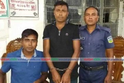 নেত্রকোনায় জনতার হাতে ভুয়া পুলিশ আটক