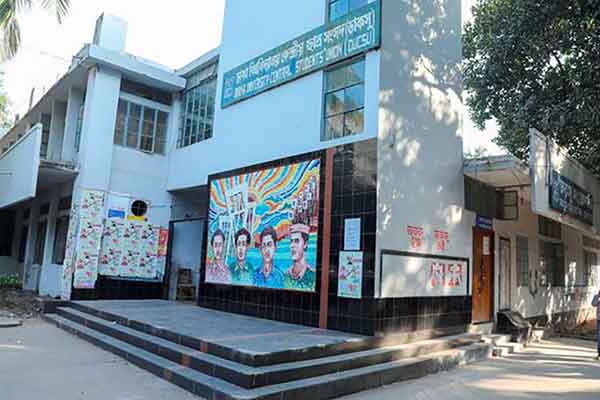 ঢাবির ঐতিহাসিক ভাস্কর্যগুলো সংস্কারের উদ্যোগ ডাকসুর