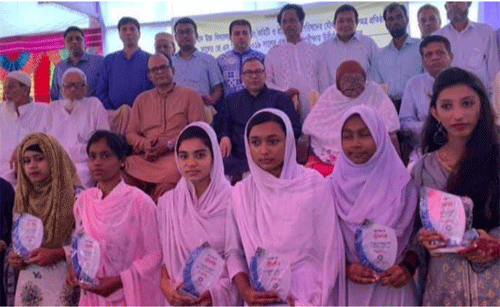 নবিয়াবাদ উচ্চ বিদ্যালয়ের কৃতি শিক্ষার্থীদের সংবর্ধনা