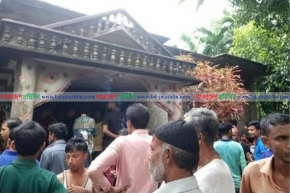 কক্সবাজারে প্রবাসীর মা-স্ত্রীসহ ৪ জনের গলা কাটা লাশ উদ্ধার