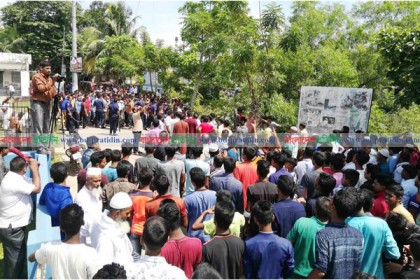 জেলেদের চাল কম দেয়া নিয়ে আওয়ামী লীগের দু’পক্ষের পাল্টাপাল্টি সমাবেশ