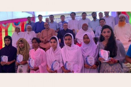 কুমিল্লায় কৃতি শিক্ষার্থীদের সংবর্ধনা
