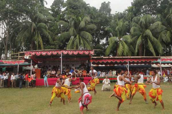 পিরোজপুরে ঐতিহ্যবাহী লাঠি খেলা