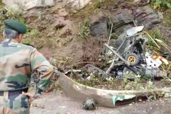ভারতীয় সামরিক হেলিকপ্টার বিধ্বস্ত, ২ পাইলট নিহত